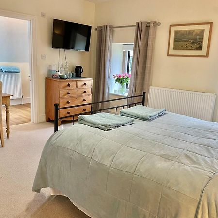 Parsonage House, Badminton Bed and Breakfast Great Badminton Εξωτερικό φωτογραφία